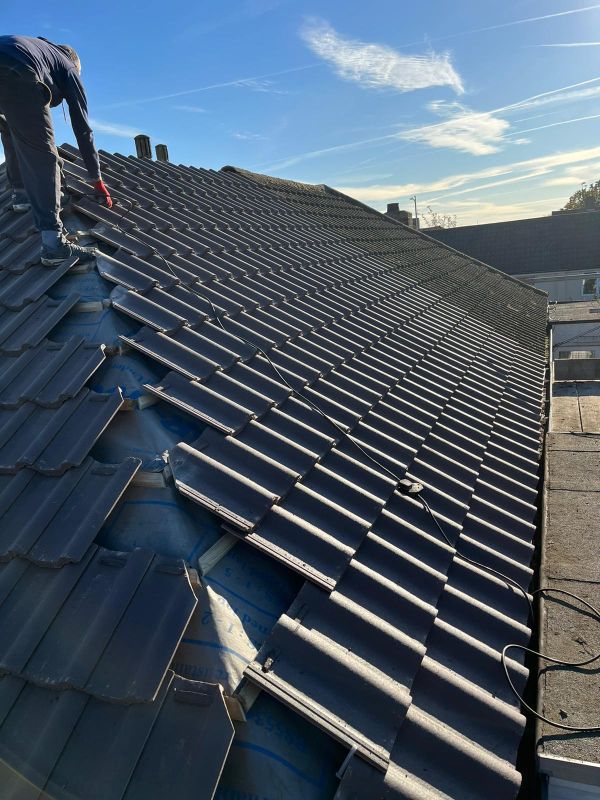 Tavistock Roofers near me PL19